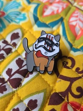 Star Wars Gray, White & Orange Cat Helmet Enamel Pin